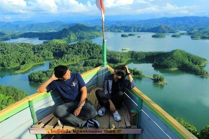 Puncak Kompe, 1. Waterpark Boombara, 2. Riau Fantasi, Labersa Water Park &amp; Theme Park, 3. Suaka Margasatwa Rimbang Baling, 4. Kebun Binatang Kasang Kulim, 5. Air Terjun Batu Dinding, 6. Ulu Kasok, 7. Bukit Suligi, 8. Kompleks Candi Muara Takus, 9. Puncak Kompe, 10. Sungai Kapur