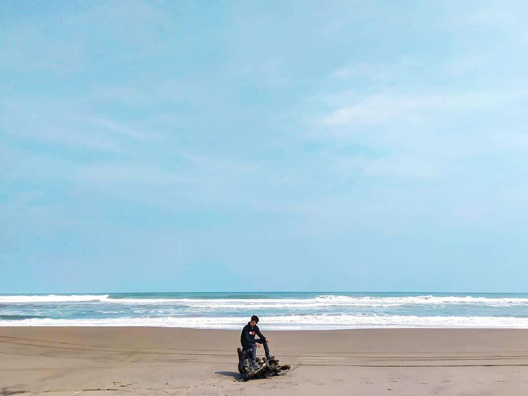 Pantai Sereg, 1. Pantai Apra Sindangbarang, 2. Pantai Sarongge, 3. Pantai Karang Potong, 4. Pantai Sereg, 5. Pantai Cipanglay, 6. Pantai Lugina, 7. Pantai Batu Kukumbung, 8. Muara Cisela, 9. Pantai Jayanti