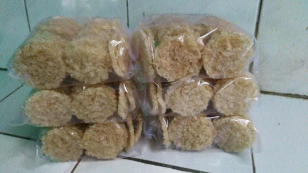 Rengginang, 1. Jenang Krasikan, 2. Geblek, 3. Kue Lompong, 4. Mendut, 5. Lanting, 6. Rengginang, 7. Kue Clorot, 8. Kue Satu, 9. Cenil