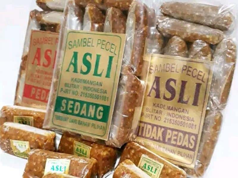 Sambel pecel, 1. Beras Cerdas, 2. Wajik Kletik, 3. Opak Gambir, 4. Dodol Belimbing Agrowisata Karangsari, 5. Peyek Uceng, 6. Teh Hitam Premium Ken Tea, 8. Keripik Sukun, 9. Sagon, 10. Sambel pecel