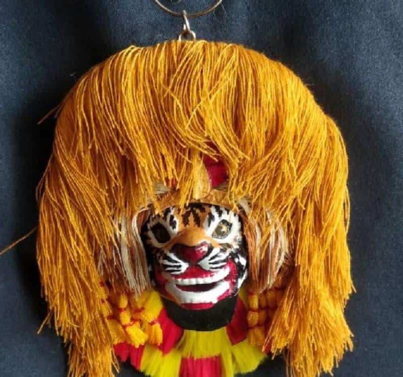 Souvenir Barongan, 1. Tape Sugihan, 2. Kue Gendu Laju, 3. Manco, 4. Dumbeg, 5. Egg Roll, 6. Abon Lele, 7. Gembol Jati Khas Blora, 8. Souvenir Barongan, 9. Kaos Samin, 10. Batik Blora