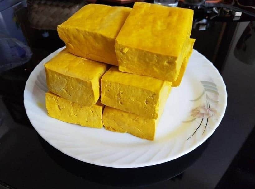Tahu Takwa, 1. Sate Bekicot, 2. Tahu Takwa, 3. Soto Kediri, 4. Nasi Goreng Arang, 5. Sate Emprit, 6. Pecel Tumpang, 7. Gethuk Pisang, 8. Stik Tahu, 9. Es Buto Ijo, 10. Kerupuk Upil