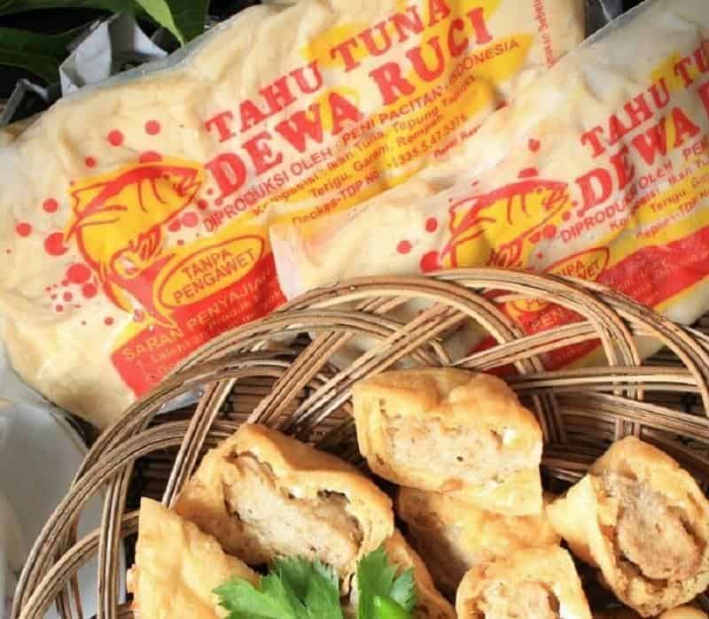 Tahu Tuna, 1. Sale Pisang, 2. Rengginang Manis, 3. Jenang Sari Rasa, 4. Tahu Tuna, 5. Otak-Otak Tuna, 6. Kolong Klithik, 7. Kopi Pacitan, 8. Kerajinan Gerabah, 9. Batik Pacitan, 10. Batu Mulia