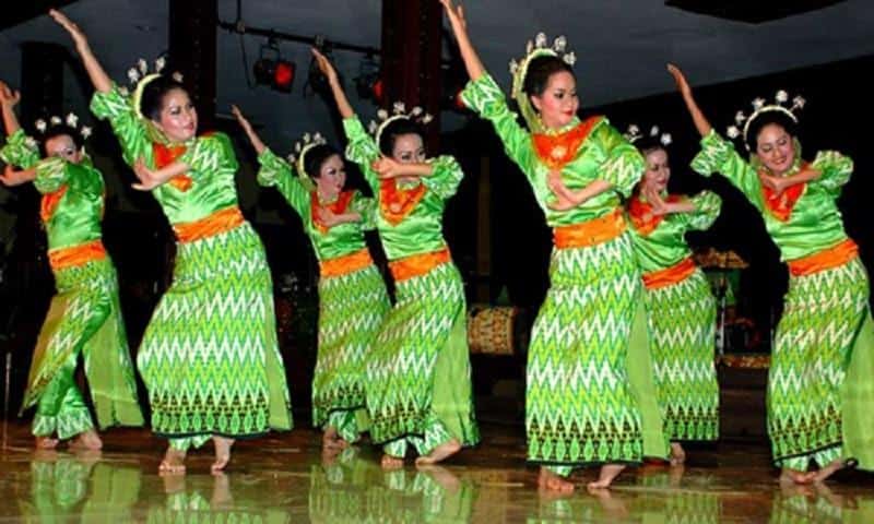 Tari Kisan, 1. Tari Inai, 2. Tari Sekapur Sirih, 3. Tari Selampit Delapan, 4. Tari Tauh, 5. Tari Rentak Besapih, 6. Tari Kubu, 7. Tari Kisan, 8. Tari Rangguk, 9. Tari Liang Asak, 10. Tari Nitih Naik Mahligai