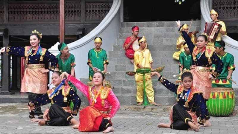 Tari Sendratari Putri Gading Cempaka, 1. Tari Sekapur Sirih, 2. Tari Tabot, 3. Tari Andun, 4. Tari Kejai, 5. Tari Bubu, 6. Tari Napa, 7. Tari Ganau, 8. Tari Sendratari Putri Gading Cempaka, 9. Tari Lanan Belek, 10. Tari Bidadari Teminang Anak