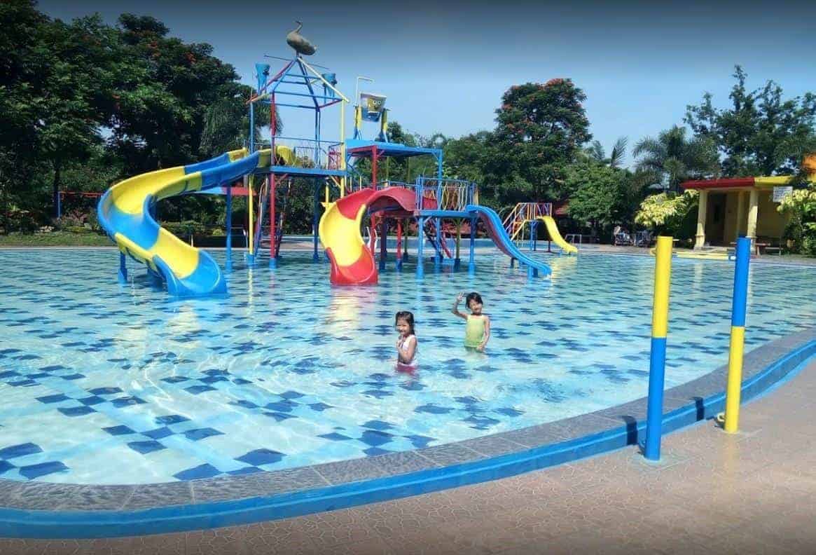 Wisata Air Balekambang Pacet Gondang, 1. Royal Swimming Pool Café, 2. Pacet Mini Park, 3. Waterland Mojokerto, 4. Ubalan Waterpark Pacet, 5. Villa Royal Waterpark, 6. Wisata Air Balekambang Pacet Gondang, 7. Tirta Anandiri, 8. Blessing Hills Trawas, 9. Wisata Air Prasasti, 10. Joglo Park