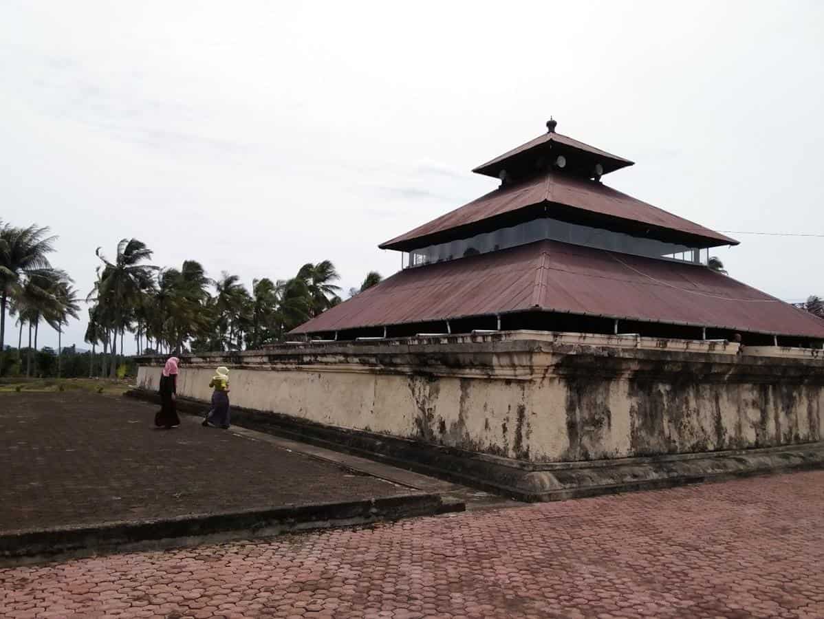 Masjid Tua Indrapuri, 1. Masjid Raya Baiturrahman, 2. Masjid Tua Indrapuri, 3. Taman Sari Gunongan, 4. Stempel Cap Sikureung, 5. Pinto Khop, 6. Makam Sultan Iskandar Muda, 7. Benteng Indra Patra, 8. Meriam Kesultanan Aceh, 9. Hikayat Prang Sabi, 10. Uang Emas Kerajaan Aceh