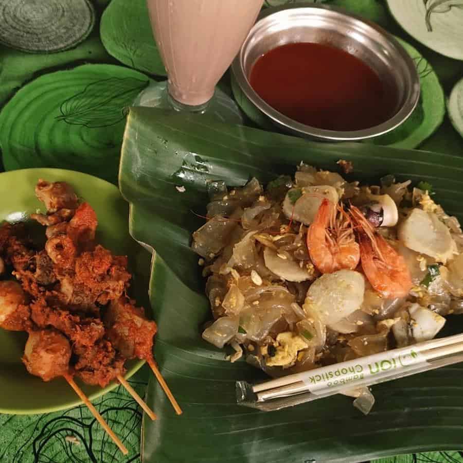 Mie Balap Bang Udin, 1. Lontong Kak Lin, 2. Nasi Gurih Tenda Biru Mona, 3. Bubur Ayam Jakarta Jl. H.M. Joni, 4. Mie Balap Bang Udin, 5. Soto Kesawan, 6. Kwetiau Kerang, 7. Rumah Makan Tabona, 8. Mie Zhou, 9. Bihun Bebek Kumango, 10. Rumah Makan Sinar Pagi