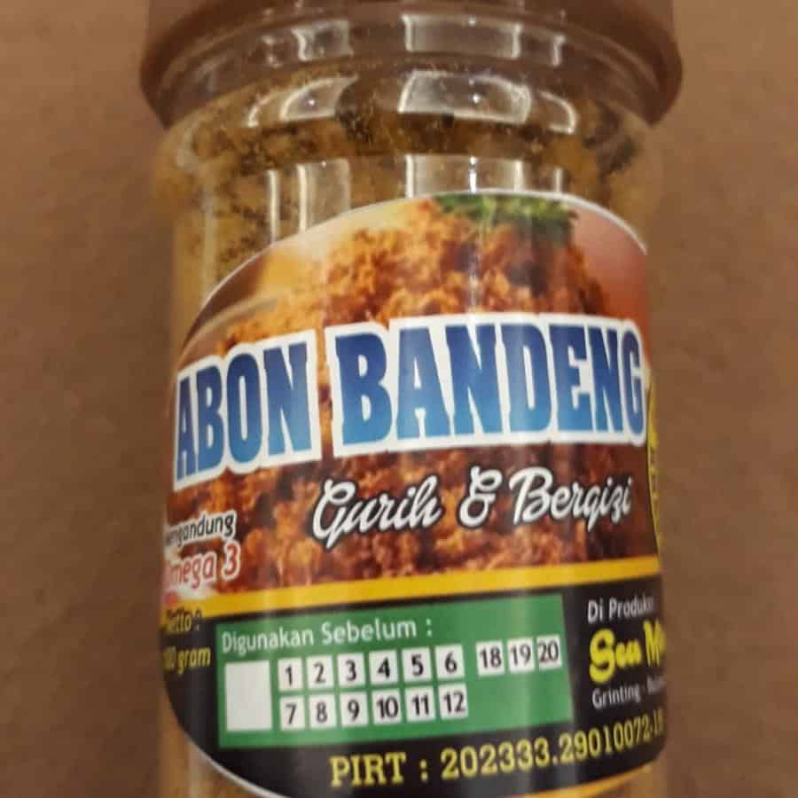 Abon Ikan Bandeng, 1. Telur Asin Rasa Udang, 2. Kerupuk Telur Asin, 3. Ikan Bandeng, 4. Kerupuk Tulang Bandeng, 5. Abon Ikan Bandeng, 6. Ikan Serinding Crispy, 7. Bawang Merah, 8. Batik Brebes, 9. Anyaman Khas Gunung Tajem, 10. Keramik Hias