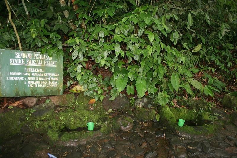 Air Tiga Rasa Rejenu, 1. Desa Wisata Rahtawu, 3. Seribu Tangga Semliro, 4. Desa Wisata Wonosoco, 5. Taman Bunga Celosia, 6. Air Tiga Rasa Rejenu, 7. Puncak 29, 8. Desa Wisata Jurang Gebog, 9. Air Terjun Montel, 10. Air terjun Watu Gompeng