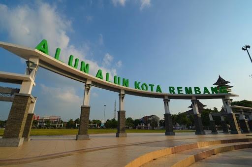 Alun-Alun Rembang, 1. Pantai Dampo Awang, 2. Pantai Karang Jahe, 3. Jembatan Merah Hutan Mangrove, 4. Pulau Gede, 5. Tiongkok Kecil Heritage, 6. Museum Kartini, 7. Pantai Caruban, 8. Watu Layar, 9. Gunung Lasem, 10. Alun-Alun Rembang