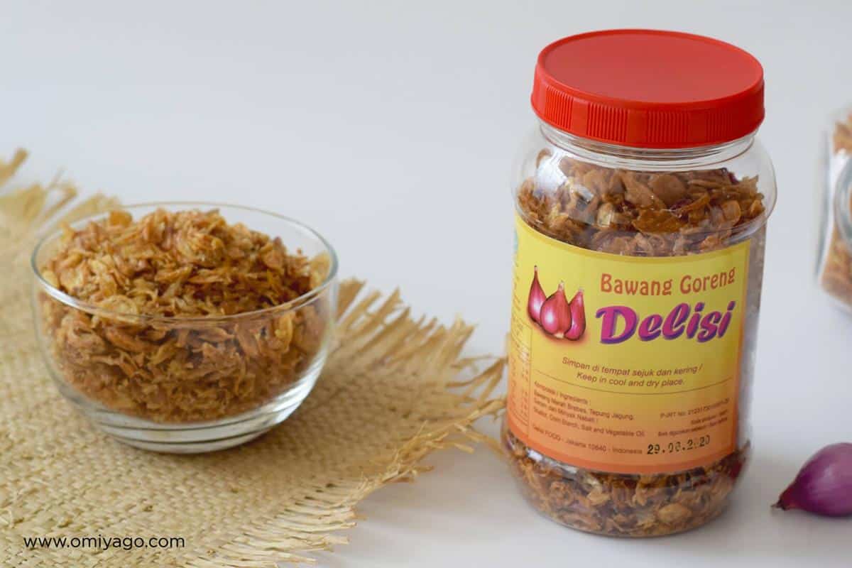 Bawang Merah, 1. Telur Asin Rasa Udang, 2. Kerupuk Telur Asin, 3. Ikan Bandeng, 4. Kerupuk Tulang Bandeng, 5. Abon Ikan Bandeng, 6. Ikan Serinding Crispy, 7. Bawang Merah, 8. Batik Brebes, 9. Anyaman Khas Gunung Tajem, 10. Keramik Hias