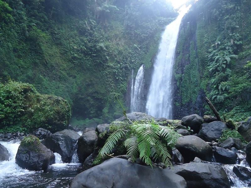 Curug Gomblang, 1. Curug Ceheng, 2. Curug Bayan, 3. Curug Carang, 4. Curug Lawang, 5. Curug Kembar, 6. Curug Urang, 7. Curug Gomblang, 8. Curug Belot, 9. Curug Cipendok, 10. Curug Nangga