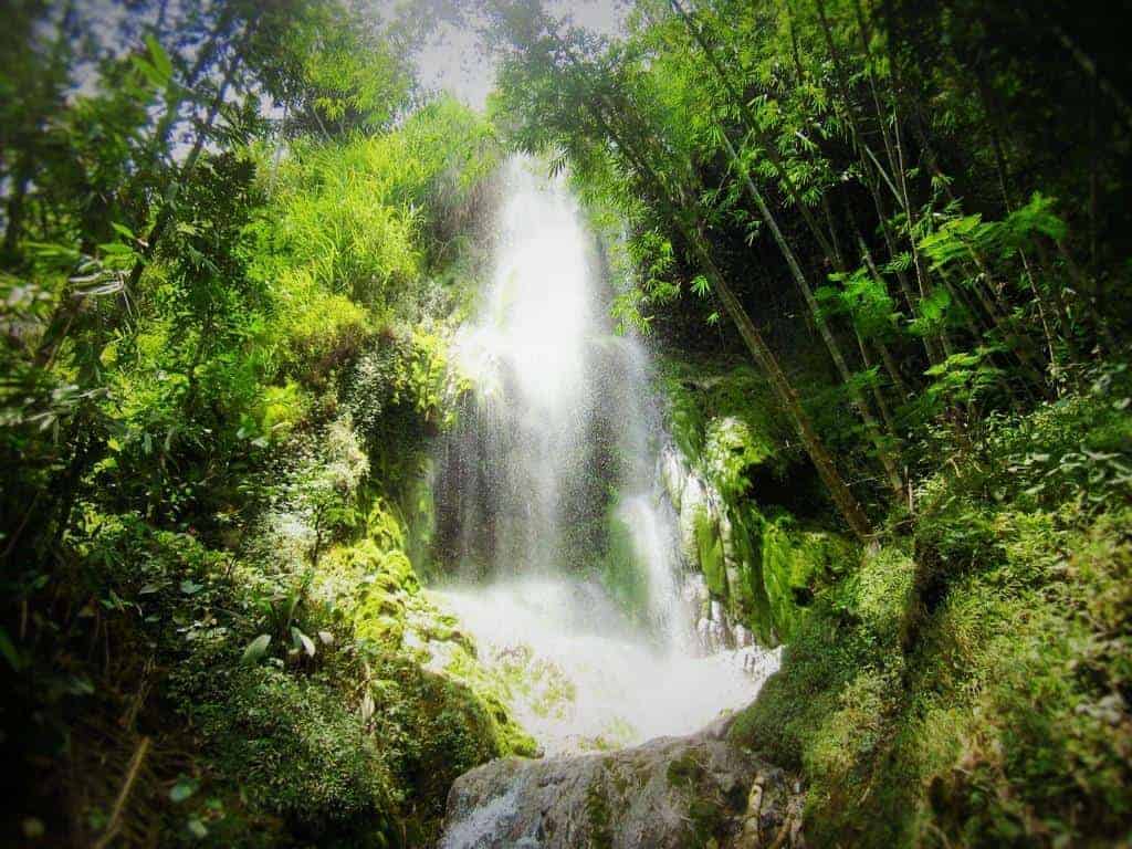 Curug Glimpang, 1. Air Terjun Kedung Pedut, 2. Air Terjun Kembang Soka, 3. Grojogan Sewu, 4. Air Terjun Watu Jengger, 5. Air Terjun Kuncung Mas, 6. Air Terjun Sidoharjo, 7. Taman Sungai Mudal, 8. Curug Glimpang, 9. Curug Siluwok, 10. Curug Sigembor