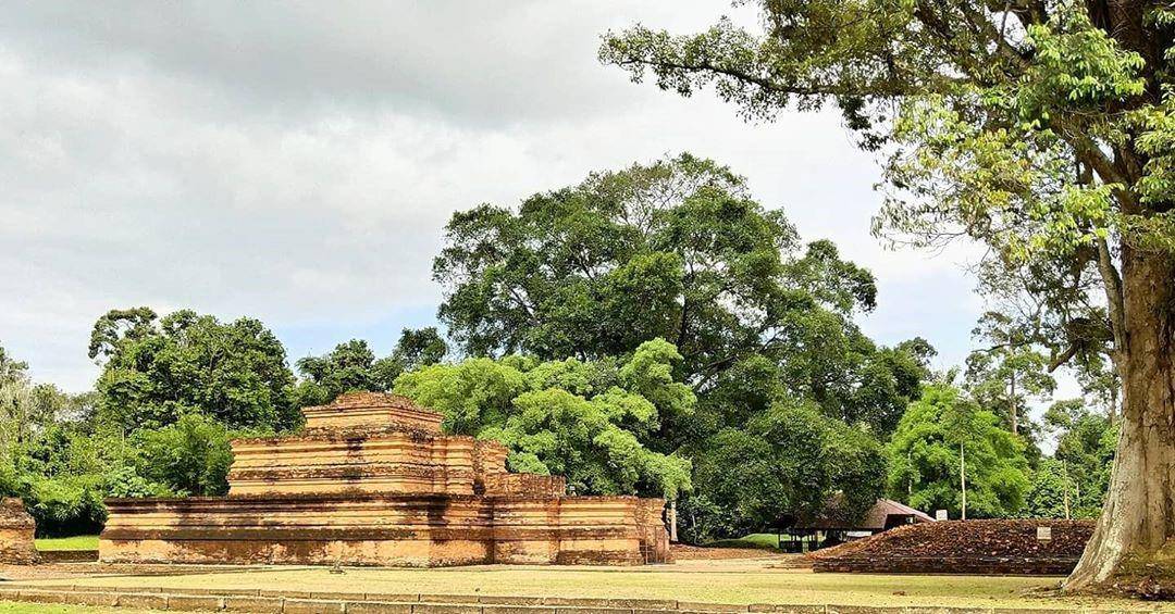 Candi Muaro Jambi, 1. Candi Tinggi, 2. Candi Gumpung, 3. Candi Kedaton, 4. Candi Telago Rajo, 5. Candi Kembar Batu, 6. Candi Astano, 7. Candi Koto Mahligai, 8. Candi Gedong I, 9. Candi Gedong II