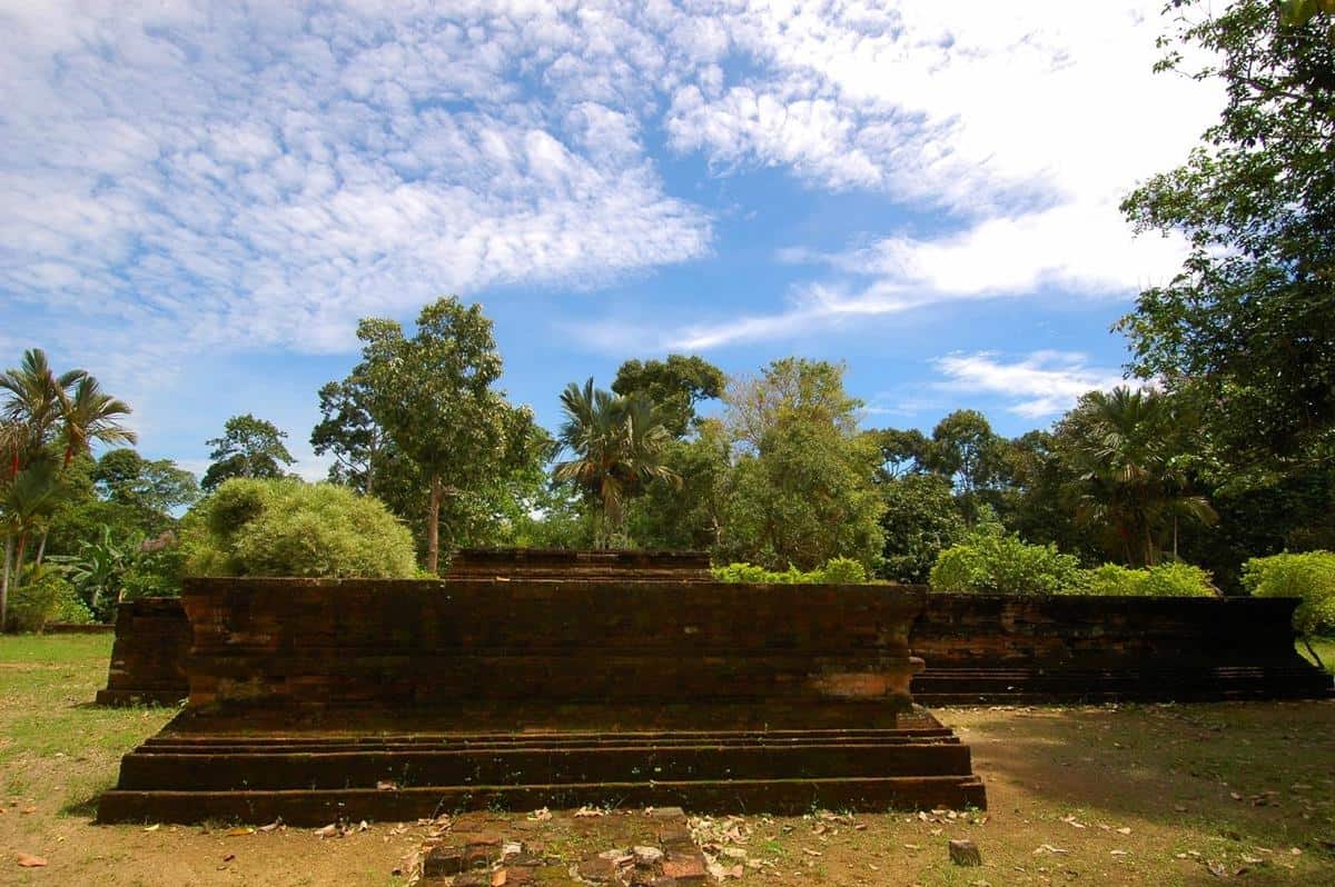 Candi Astano, 1. Candi Tinggi, 2. Candi Gumpung, 3. Candi Kedaton, 4. Candi Telago Rajo, 5. Candi Kembar Batu, 6. Candi Astano, 7. Candi Koto Mahligai, 8. Candi Gedong I, 9. Candi Gedong II