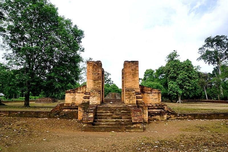 Candi Gedong II, 1. Candi Tinggi, 2. Candi Gumpung, 3. Candi Kedaton, 4. Candi Telago Rajo, 5. Candi Kembar Batu, 6. Candi Astano, 7. Candi Koto Mahligai, 8. Candi Gedong I, 9. Candi Gedong II