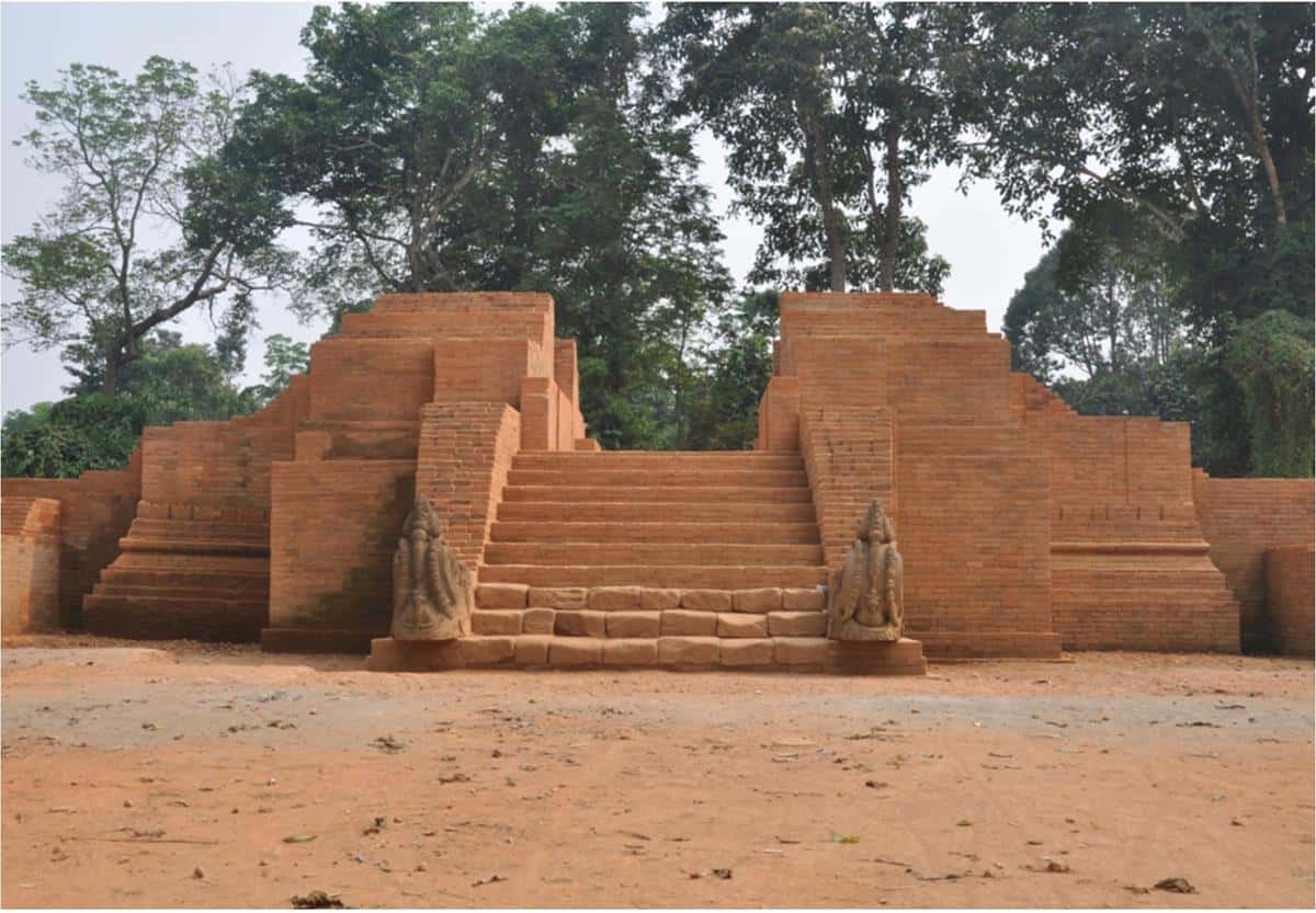 Candi Kedaton, 1. Candi Tinggi, 2. Candi Gumpung, 3. Candi Kedaton, 4. Candi Telago Rajo, 5. Candi Kembar Batu, 6. Candi Astano, 7. Candi Koto Mahligai, 8. Candi Gedong I, 9. Candi Gedong II