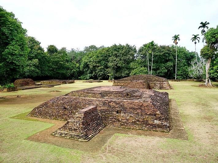 Candi Kembar Batu, 1. Candi Tinggi, 2. Candi Gumpung, 3. Candi Kedaton, 4. Candi Telago Rajo, 5. Candi Kembar Batu, 6. Candi Astano, 7. Candi Koto Mahligai, 8. Candi Gedong I, 9. Candi Gedong II