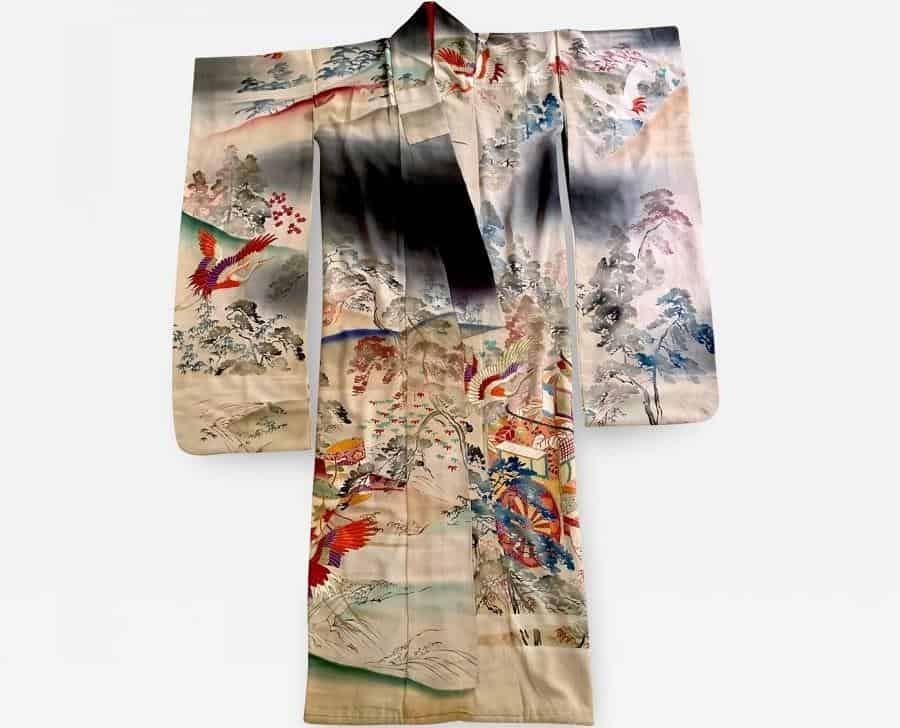 Furisode, 1. Kurotomesode, 3. Irotamesode, 3. Furisode, 4. Homongi, 5. Iromuji, 6. Tsukesage, 7. Komon, 8. Tsumugi, 9. Yukata, 10. Mofuku