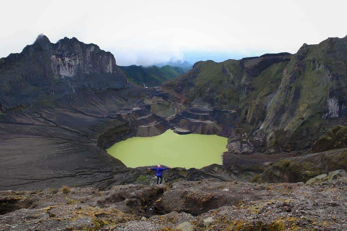 Gunung Kelud, 1. Kampung Indian, 2. Candi Tegowangi, 3. Wisata Air Gronjong Wariti, 4. Taman Kilisuci, 5. Wisata Cagar Budaya Candi Surowono, 6. Kolam Renang Surowono, 7. Bangunan Tua Tulungrejo, 8. Simpang Lima Gumul, 9. Gunung Kelud
