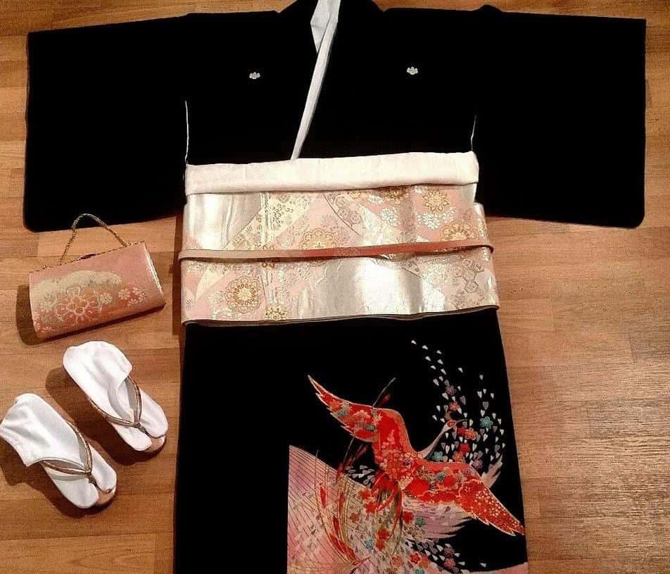 Kurotomesode, 1. Kurotomesode, 3. Irotamesode, 3. Furisode, 4. Homongi, 5. Iromuji, 6. Tsukesage, 7. Komon, 8. Tsumugi, 9. Yukata, 10. Mofuku