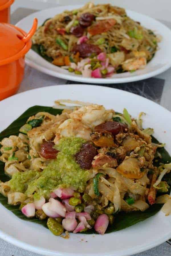 Kwetiau Kerang, 1. Lontong Kak Lin, 2. Nasi Gurih Tenda Biru Mona, 3. Bubur Ayam Jakarta Jl. H.M. Joni, 4. Mie Balap Bang Udin, 5. Soto Kesawan, 6. Kwetiau Kerang, 7. Rumah Makan Tabona, 8. Mie Zhou, 9. Bihun Bebek Kumango, 10. Rumah Makan Sinar Pagi
