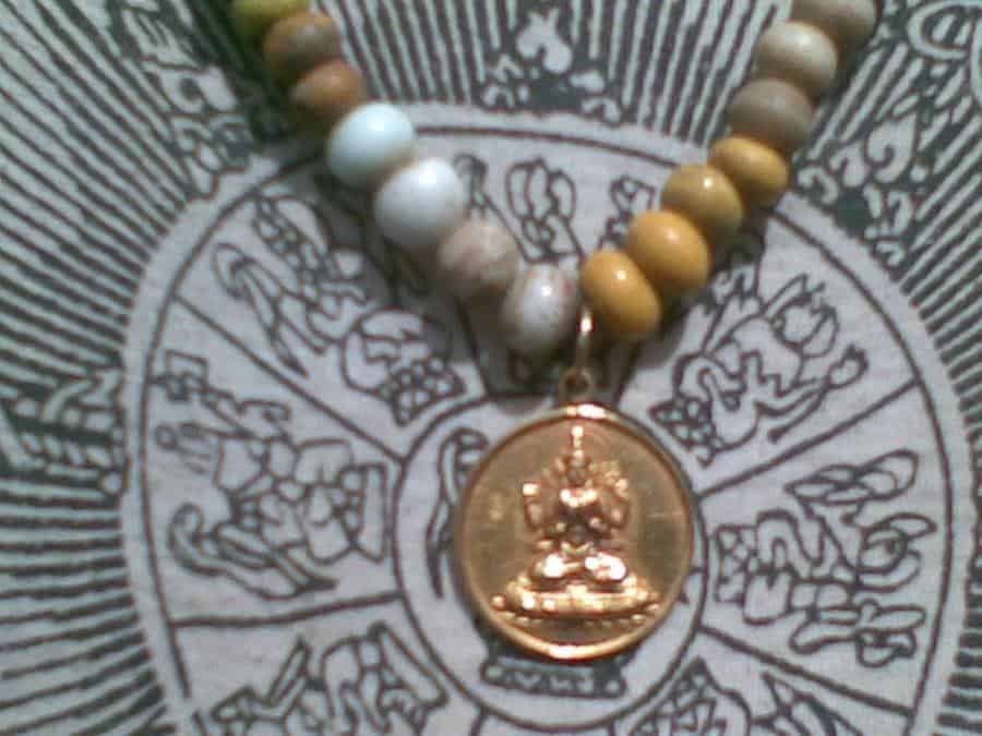 Kalung Ciwa, 1. Ketopong Sultan, 2. Singgasana Raja, 3. Pedang Sultan Kutai, 4. Kalung Ciwa, 5. Kalung Uncal, 6. Keris Bukit Kang, 7. Kura-Kura Emas, 8. Gamelan Gajah Prawoto, 9. Tali Juwita, 10. Prasasti Yupa