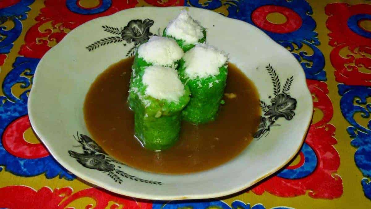 Lupis Banjar, 1. Apam Batil, 2. Bingka Barandam, 3. Puracit, 4. Kokoleh, 5. Lupis Banjar, 6. Kue Sarimuka, 7. Kue Kararaban, 8. Petah &amp; Tahi Lala, 9. Kue Lam, 10. Dodol Kandangan