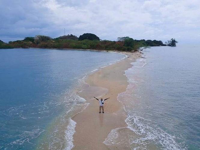 Pulau Maspari, 1. Pulau Maspari, 2. Pantai Tanjung Carat, 3. Pantai Bongen, 4. Pantai Jodoh, 5. Pantai Tanjung Menjangan, 6. Pantai Supi, 7. Pantai Pasir Payuputat, 8. Pantai Dermaga Sungai Gerong