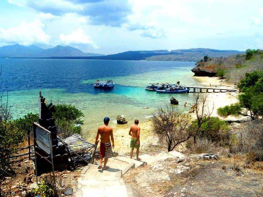 Pulau Menjangan, 1. Pantai Lovina, 2. Pantai Pemuteran, 3. Pulau Menjangan, 4. Air Terjun Aling-Aling, 5. Air Terjun Gitgit, 6. Danau Buyan, 7. Desa Ambengan, 8. Hidden Hills Wanagiri, 9. Gapura Bali Handara Kosaido, 10. Banyuwedang Hot Spring