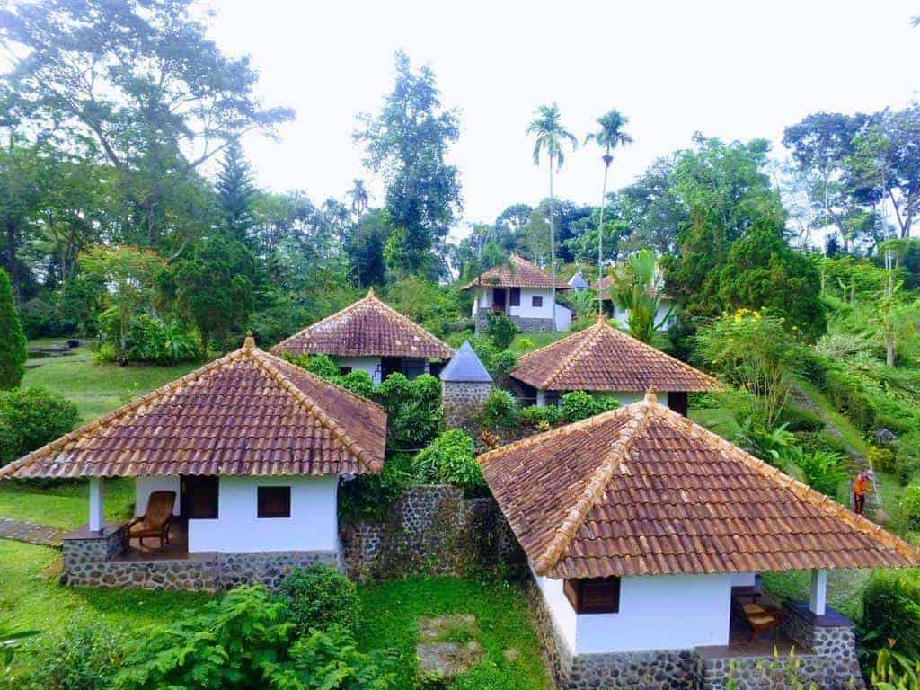 PPLH Seloliman, 1. Duyung Trawas Hill, 2. Air Terjun Dlundung, 3. Candi Jolotundo, 4. Fresh Green Trawas, 5. Villa Puncak Trawas, 6. PPLH Seloliman, 7. Bumi Perkemahan Dlundung, 8. Gunung Welirang, 9. Gunung Penanggungan