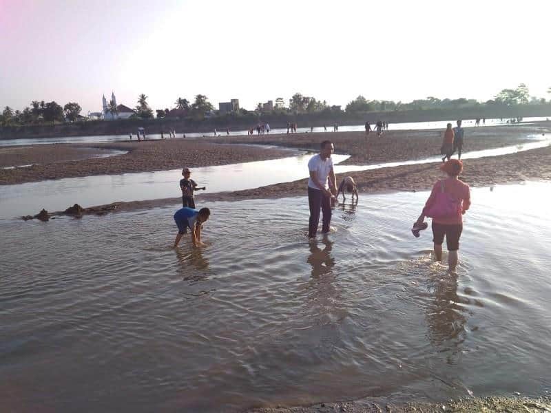 Pantai Bongen, 1. Pulau Maspari, 2. Pantai Tanjung Carat, 3. Pantai Bongen, 4. Pantai Jodoh, 5. Pantai Tanjung Menjangan, 6. Pantai Supi, 7. Pantai Pasir Payuputat, 8. Pantai Dermaga Sungai Gerong