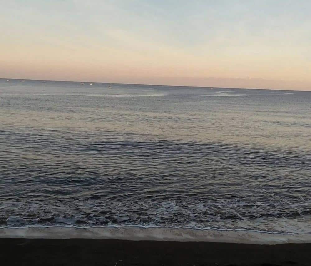 Pantai Blandongan, 1. Pantai Lekok, 2. Pantai Blandongan, 3. Pantai Penunggul, 4. Pantai Tambak Bahak, 5. Pantai Pasir Panjang, 6. Pantai Kisik, 7. Pantai Karang Hitam, 8. Pantai Panggung, 9. Pantai Watuprapat Nguling
