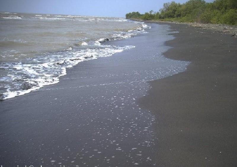 Pantai Jomblom, 1. Tirta Nusantara, 2. Agrowisata Ngebruk Patean, 3. Pantai Jomblom, 4. Curug Sewu, 5. Gua Kiskendo, 6. Pemandian Air Panas Nglimut, 7. Perkebunan Teh Medini, 8. Danau Banaran, 9. Curug Glawe, 10. Bukit Selo Arjuno