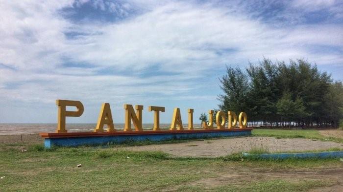 Pantai Jodo, 1. Pantai Jodo, 2. Sikembang Park, 3. Bukit Srigunung, 4. Curug Gombong, 5. Pantai Sigandu, 6. Kebun Teh Pagilaran, 7. Telaga Dringo, 8. Batang Dolphin Center, 9. Bukit Sipandu, 10. Puncak Patran