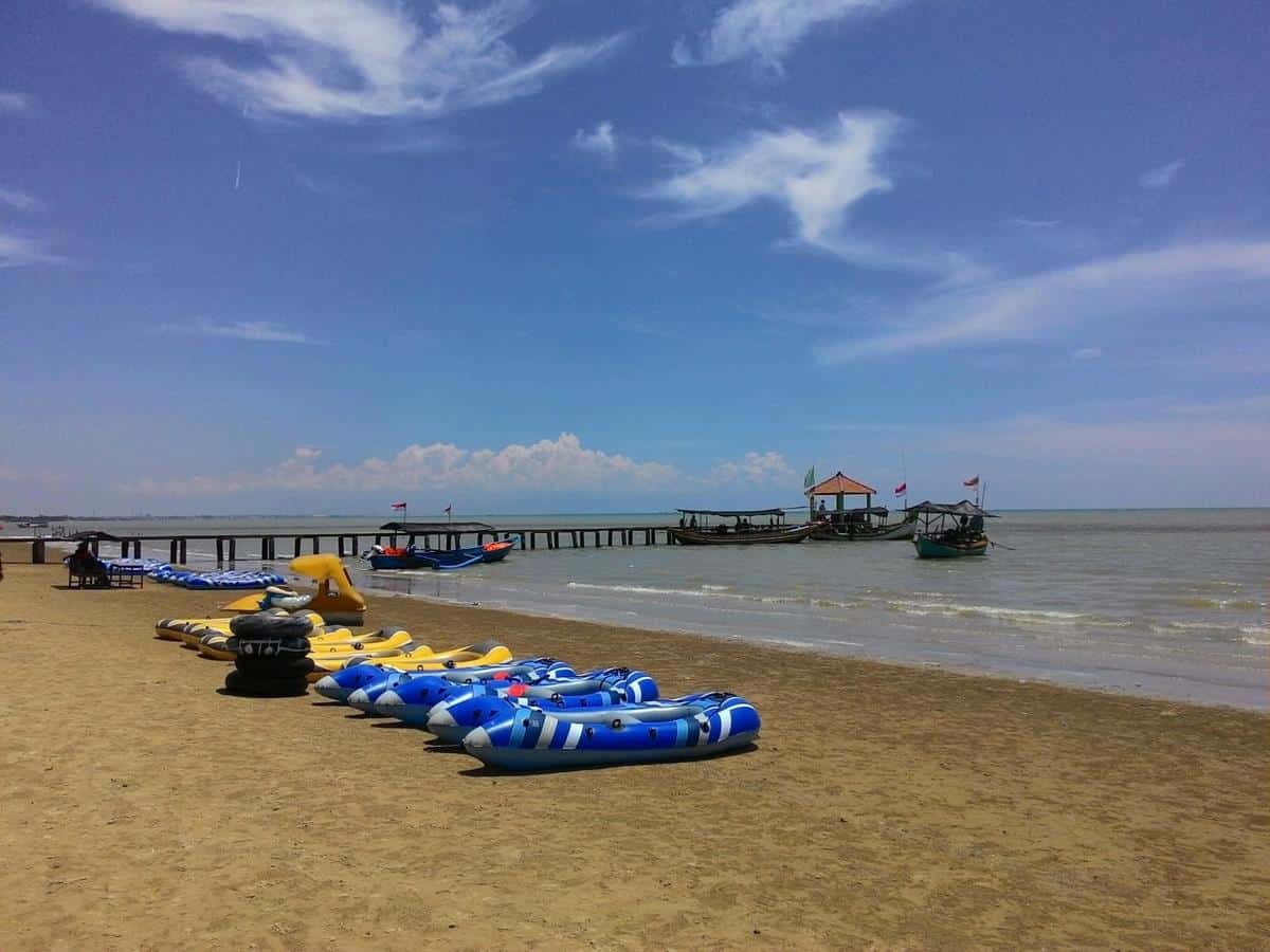 Pantai Karang Jahe, 1. Pantai Dampo Awang, 2. Pantai Karang Jahe, 3. Jembatan Merah Hutan Mangrove, 4. Pulau Gede, 5. Tiongkok Kecil Heritage, 6. Museum Kartini, 7. Pantai Caruban, 8. Watu Layar, 9. Gunung Lasem, 10. Alun-Alun Rembang