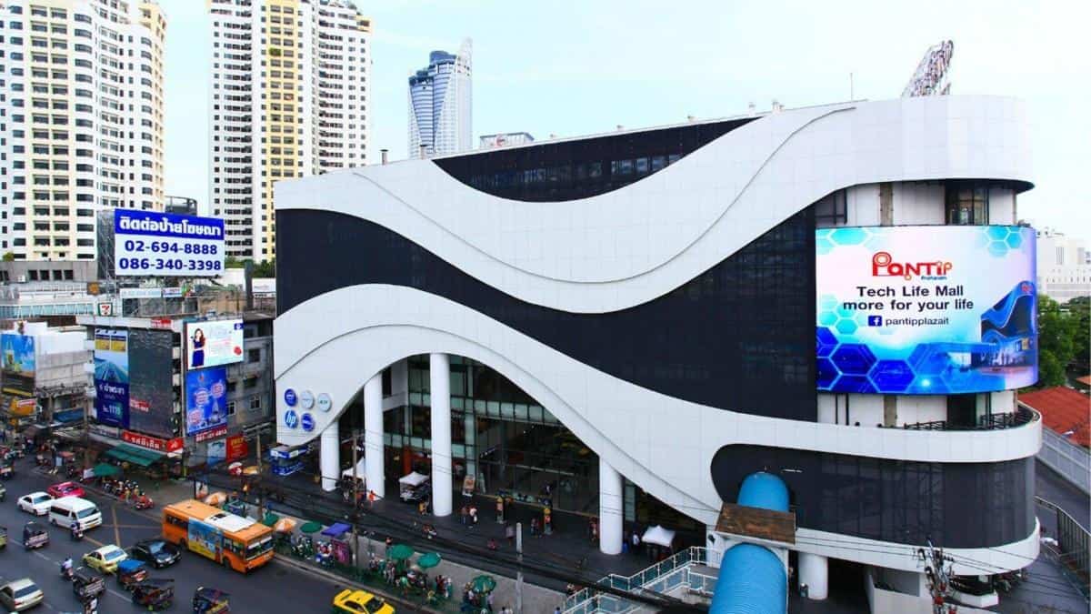 Pantip Plaza, 1. Platinum Fashion Mall, 2. Pantip Plaza, 3. Central World, 5. Amarin Plaza, 6. ICONSIAM, 7. Terminal 21, 8. Siam Paragon, 9. Emporium, 10. EmQuartier