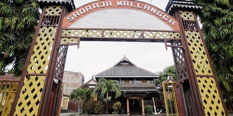 Saoraja Mallangga, 1. Masjid Tello, 2. Makam Assyiekh Al-Habib Jamaluddin Al-Akbar Al-Husein, 3. Mushola Tua Menge, 4. Geddongnge (Gedung Mesiu), 5. Makam Lataddampare’ Puang RI Maggalatung, 6. Makam Lasalewangeng Tenriruwa, 7. Makam Besse Idalatikka, 8. Makam LaTenrilai’Tosengngeng, 9. Makam La Maddukkelleng, 10. Saoraja Mallangga