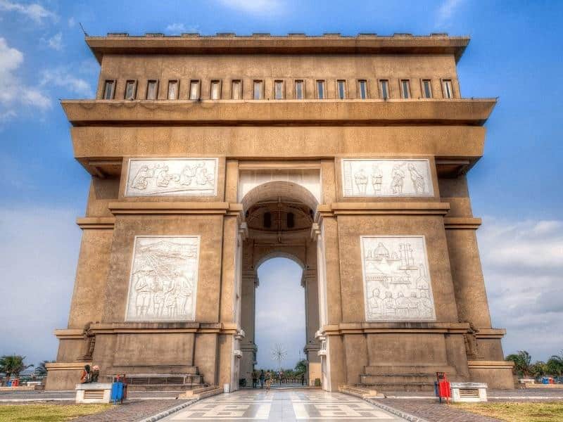 Simpang Lima Gumul, 1. Kampung Indian, 2. Candi Tegowangi, 3. Wisata Air Gronjong Wariti, 4. Taman Kilisuci, 5. Wisata Cagar Budaya Candi Surowono, 6. Kolam Renang Surowono, 7. Bangunan Tua Tulungrejo, 8. Simpang Lima Gumul, 9. Gunung Kelud