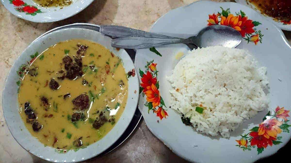 Soto Kesawan, 1. Lontong Kak Lin, 2. Nasi Gurih Tenda Biru Mona, 3. Bubur Ayam Jakarta Jl. H.M. Joni, 4. Mie Balap Bang Udin, 5. Soto Kesawan, 6. Kwetiau Kerang, 7. Rumah Makan Tabona, 8. Mie Zhou, 9. Bihun Bebek Kumango, 10. Rumah Makan Sinar Pagi
