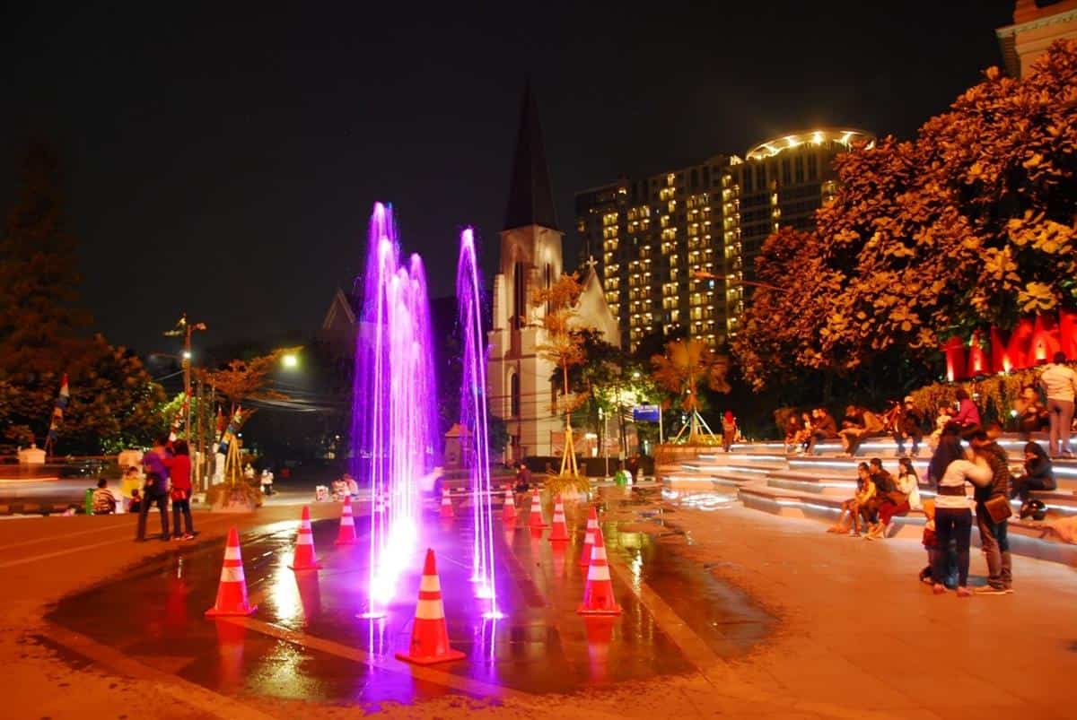 Taman Vanda, 1. Bukit Bintang, 2. Lembang Wonderland, 3. Alun-Alun Bandung, 4. Jalan Braga, 5. Lereng Anteng Panoramic, 6. D’Dieuland, 7. Mountain Breeze, 8. Dago Dream Park, 9. Gedung Sate, 10. Taman Vanda