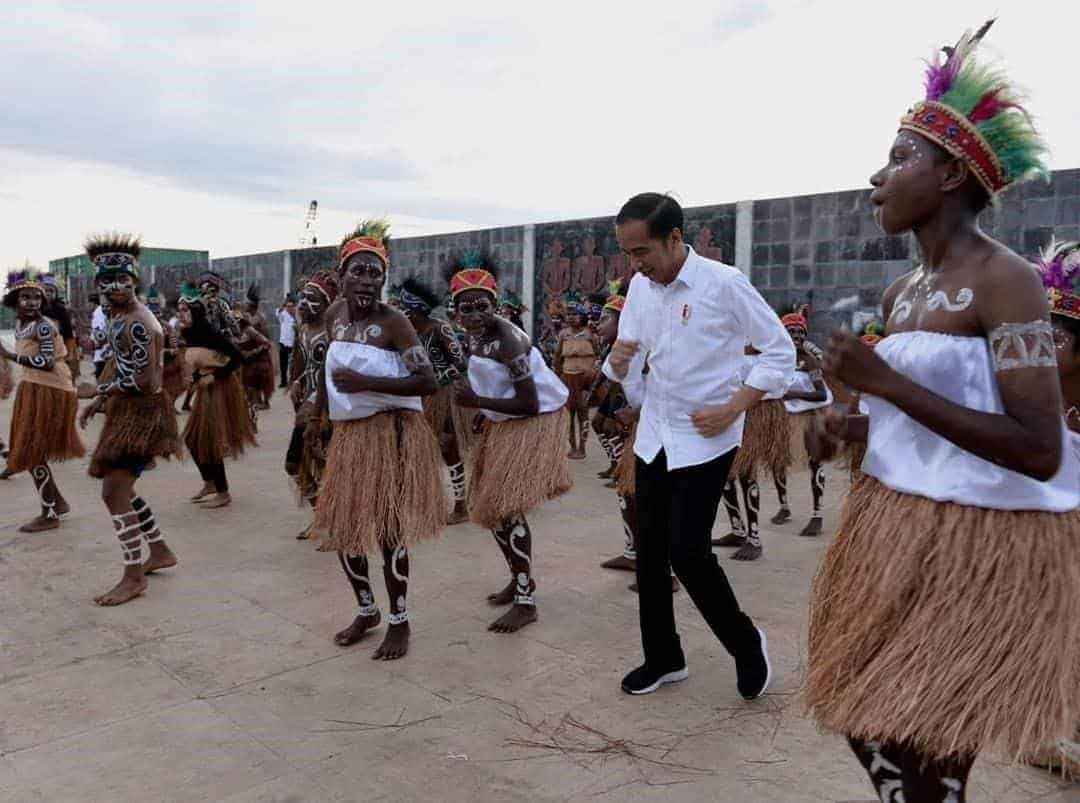 Tari Seka, 1. Tari Sajojo, 2. Tari Suanggi, 3. Tari Awaijale Rilejale, 4. Tari Fela Mandu, 5. Tari Perang, 6. Tari Aluyen, 7. Tari Yospan, 8. Tari Det Pok Mbui, 9. Tari Magasa, 10. Tari Seka