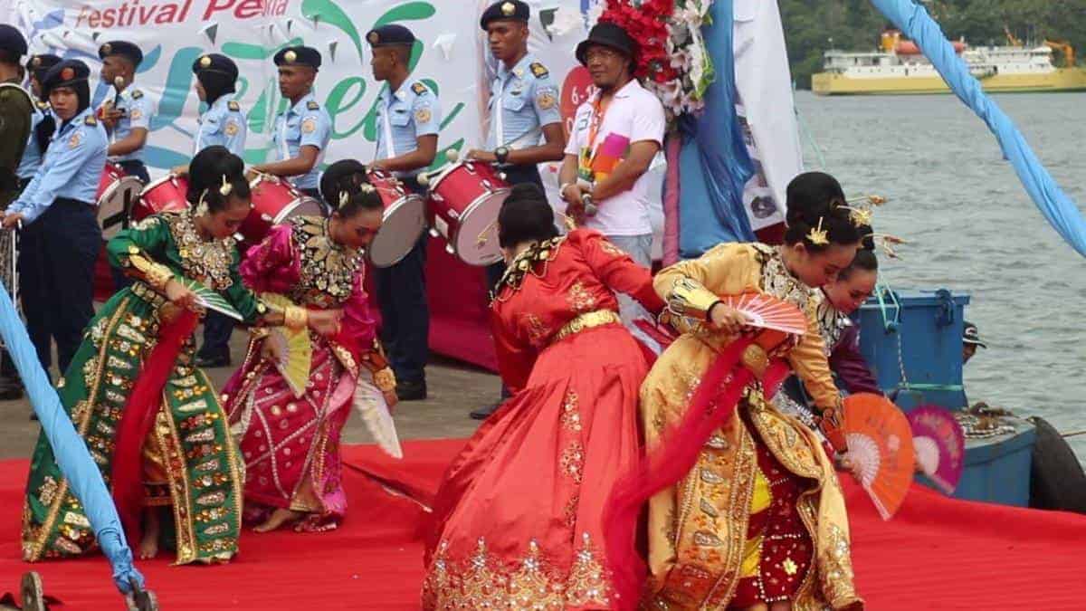 Tari Tidi, 1. Tari Saronde, 2. Tari Dana-Dana, 3. Tari Polopalo, 4. Tari Biteya, 5. Tari Tidi, 6. Tari Elengge, 7. Tari Langga Buwa