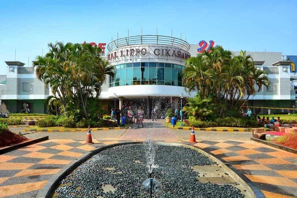 Mall Lippo Cikarang, 1. Mall Lippo Cikarang, 2. Citywalk Lippo Cikarang, 3. Chadstone Cikarang Mall, 4. Plaza Roxy, 5. Ramayana Cikarang, 6. Naga Supermarket Cikarang, 7. Farmers 99 Market, 8. Sentra Grosir Cikarang, 9. Mayfair Plaza Indonesia