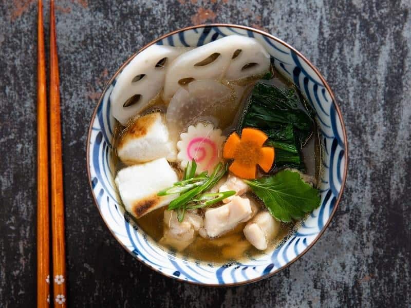 Ozoni, 1. Datemaki, 2. Toshikoshi Soba, 3. Kuri Kinton, 5. Kamaboko, 6. Tazukuri, 7. Kuromame, Otafuku-mame, 8. Kazunoko, 9. Ozoni, 10. Zenzai, 11. Kinpira Gobo, 12. Kobumaki