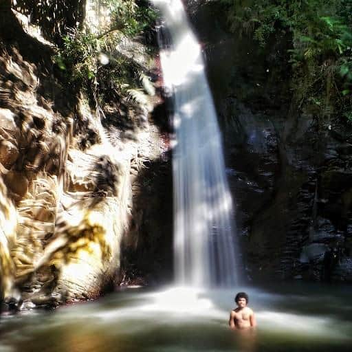 Air Terjun Murundao, 1. Danau Kelimutu, 2. Rumah Pengasingan Bung Karno, 3. Pantai Batu Biru, 4. Taman Renungan Bung Karno, 5. Air Terjun Murundao, 6. Pantai Mbu’u, 7. Gunung Iya, 8. Pantai Ria, 9. Museum Tenun Ikat, 10. Kampung Adat Saga