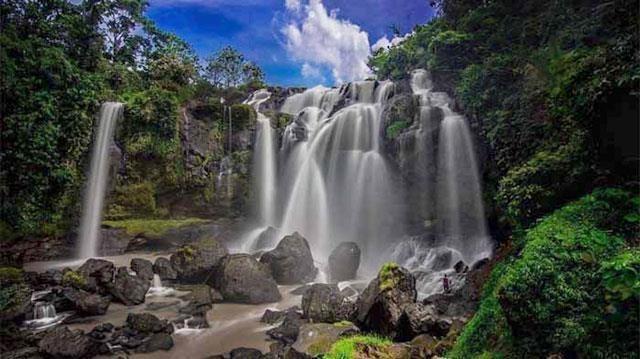 Air Terjun Gimo , 1. Pantai Labuhan Jukung, 2. Gunung Seminung, 3. Danau Suoh, 4. Danau Ranau, 5. Kubu Perahu, 6. Batu Brak, 7. Air Terjun Gimo, 8. Bukit Bawang Bakung, 9. Sungai Way, 10. Kebun Raya Liwa