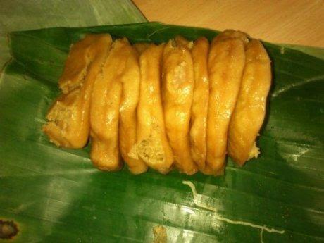 1. Bingka, 2. Amparan Tatak, 3. Chai Kue, 4. Apam Barabai, 5. Pengkang, 6. Kue Rangai, 7. Bobongko, 8. Bubur Baayak, 9. Puracit, 10. Kue Sari Muka