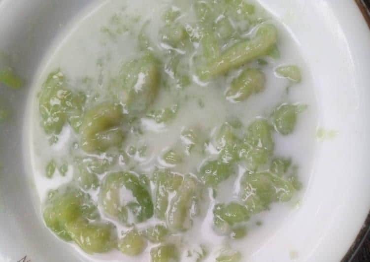 1. Bingka, 2. Amparan Tatak, 3. Chai Kue, 4. Apam Barabai, 5. Pengkang, 6. Kue Rangai, 7. Bobongko, 8. Bubur Baayak, 9. Puracit, 10. Kue Sari Muka